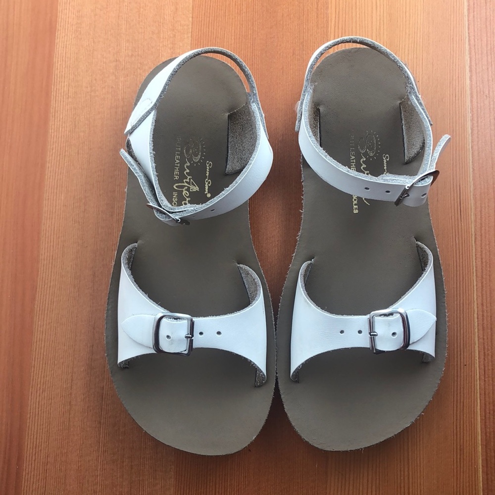 Salt Water Sun San Surface kids white sandal. Size little kid 1.